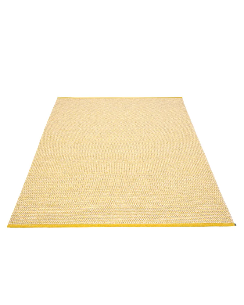 EFFI Mustard - Area Rug by Pappelina in Mustard, Area Rug, 180 × 260 cm – product photo