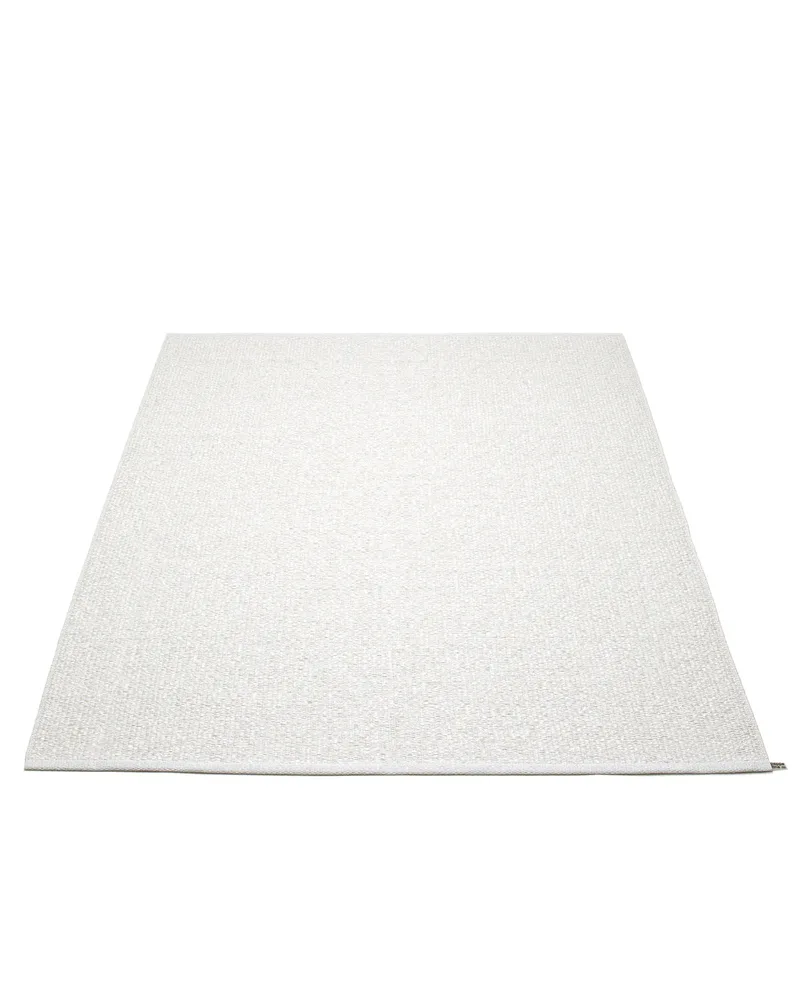 SVEA White - Area Rug van Pappelina in White, Area Rug, 180 × 260 cm – productfoto