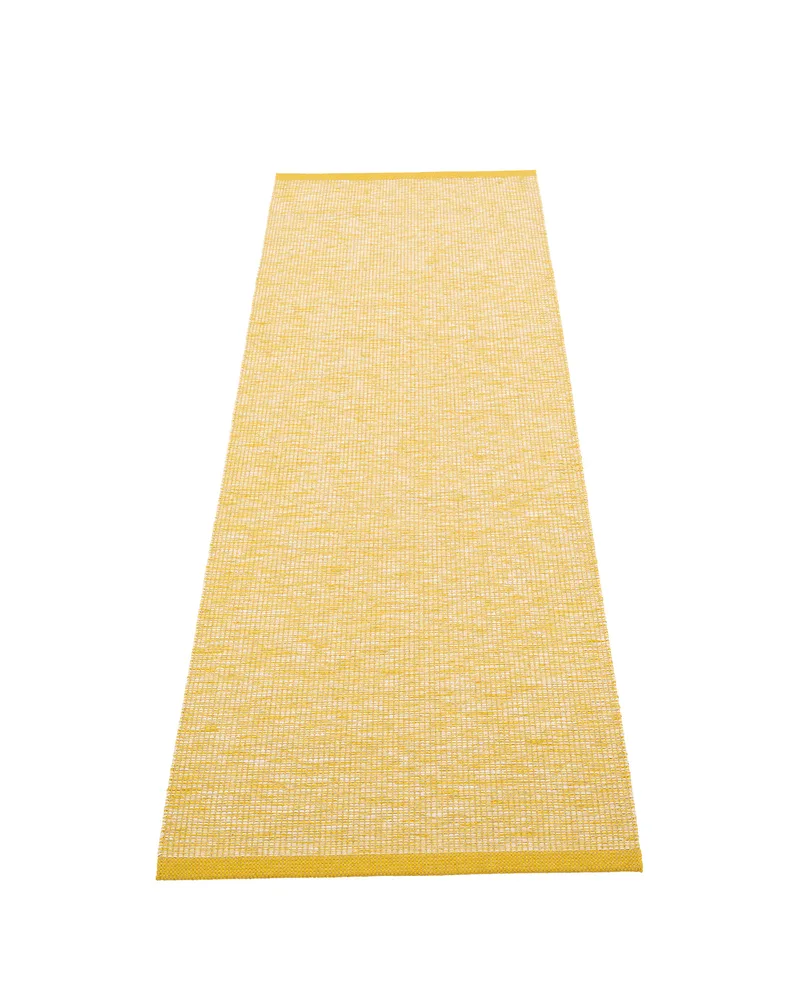 SAM Mustard - Runner Rug van Pappelina in Mustard, Runner Rug, 70 × 150 cm – productfoto