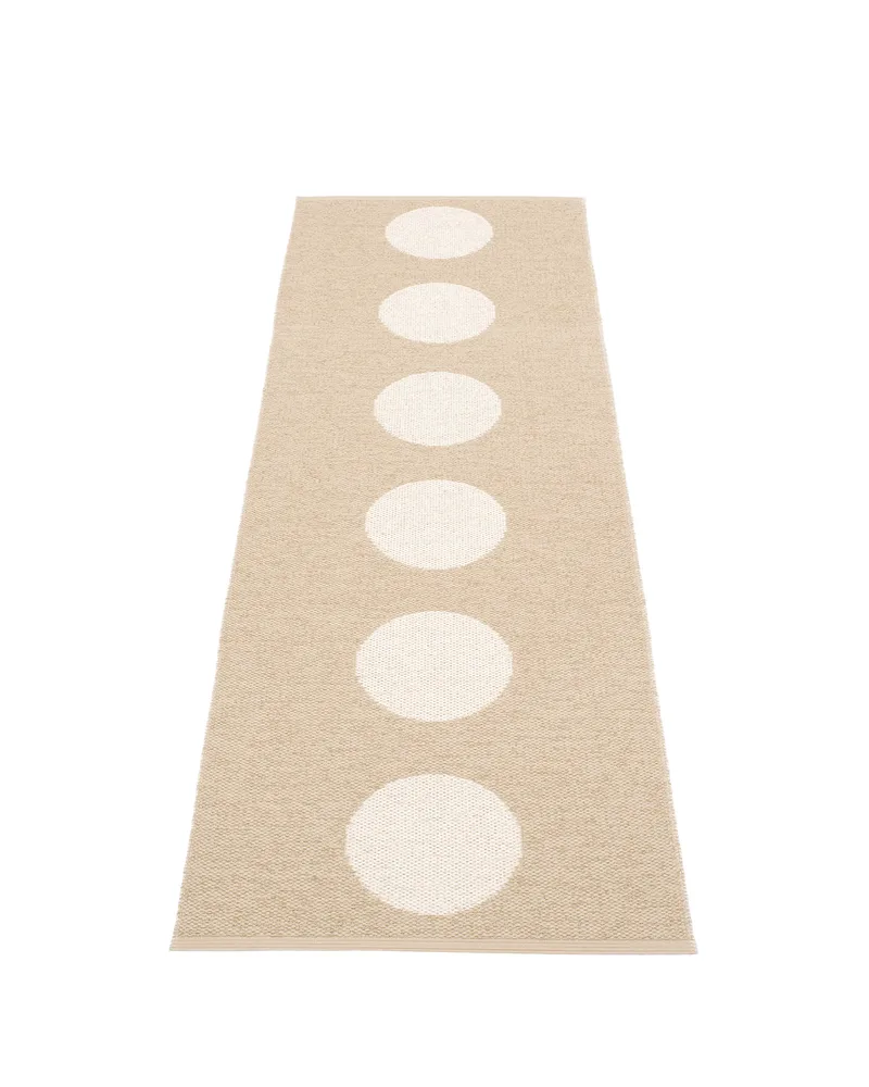 VERA Beige - Runner Rug van Pappelina in Beige, Runner Rug, 70 × 150 cm – productfoto