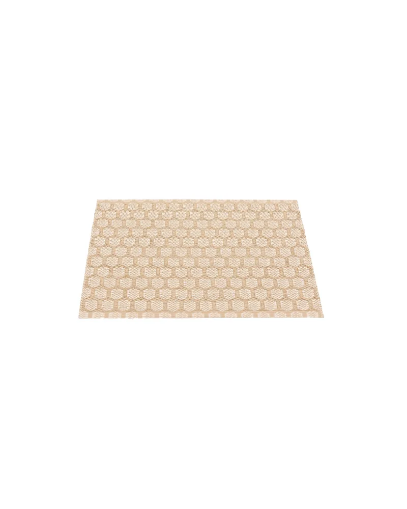 MIMI Beige - Small Rug von Pappelina in Beige, Small Rug, 70 × 50 cm – Produktfoto