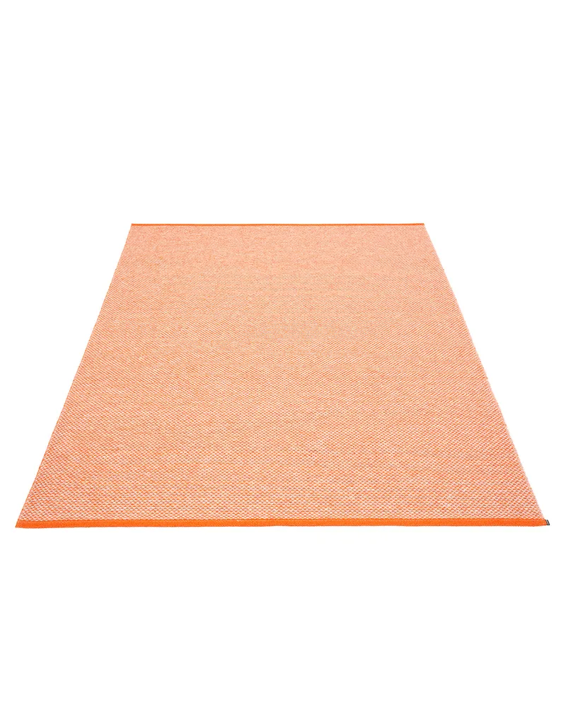 EFFI Orange - Area Rug von Pappelina in Orange, Area Rug, 180 × 260 cm – Produktfoto
