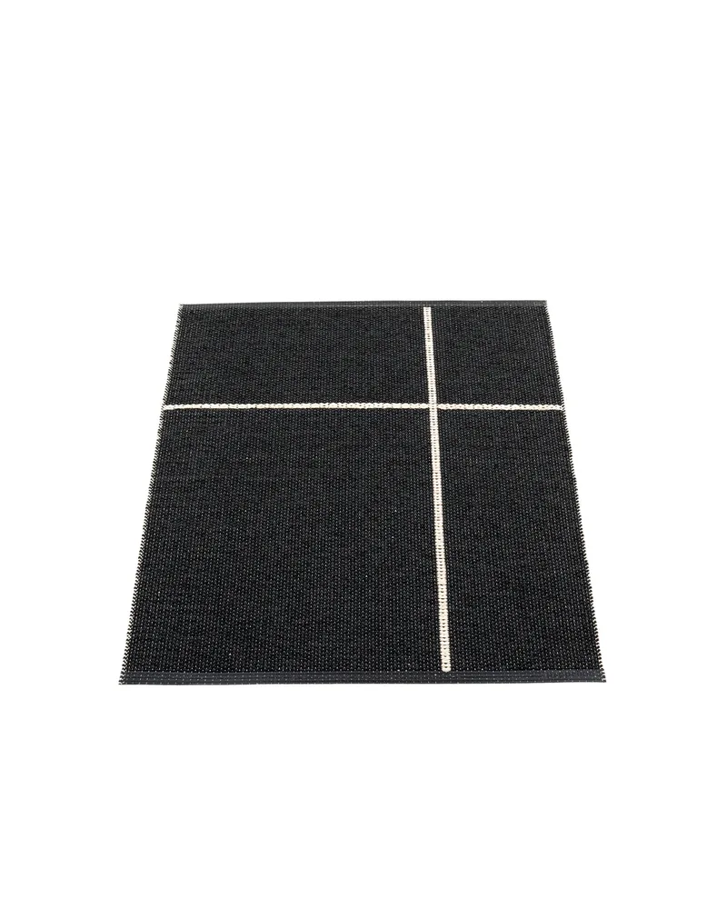 FRED Black - Small Rug von Pappelina in Black, Small Rug, 70 × 90 cm – Produktfoto