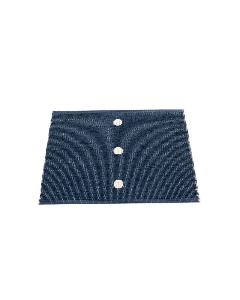 PEG Dark Blue - Small Rug van Pappelina in Dark Blue, Small Rug, 70 × 60 cm – productfoto