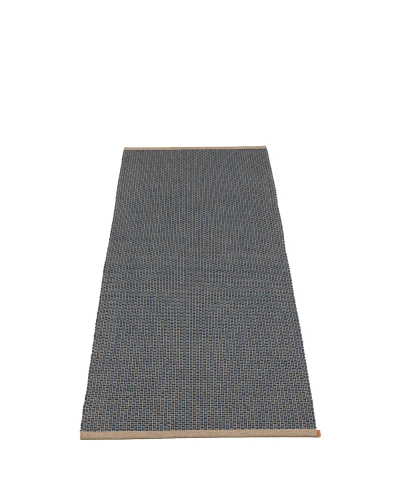 NILS Ocean Blue - Runner Rug von Pappelina in Ocean Blue, Runner Rug, 70 × 120 cm – Produktfoto