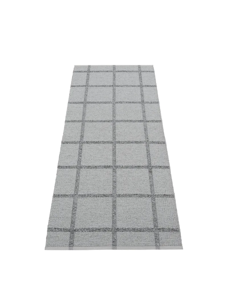ADA Grey - Runner Rug von Pappelina in 70 × 100 cm – Produktfoto