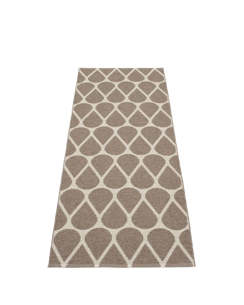 OTIS Dark Mud - Runner Rug van Pappelina in 70 × 140 cm – productfoto