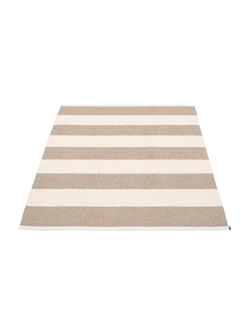 BOB Mud - Area Rug by Pappelina in Mud, Area Rug, 140 × 180 cm – product photo
