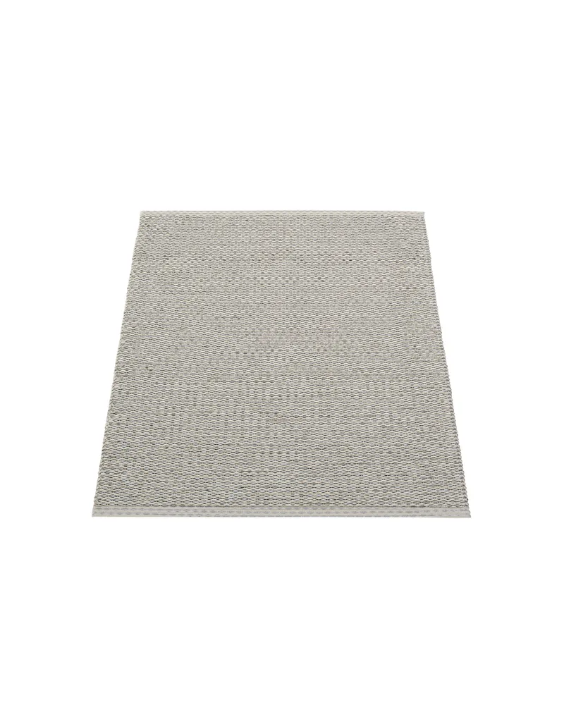 SVEA Warm Grey - Small Rug van Pappelina in Warm Grey, Small Rug, 70 × 50 cm – productfoto