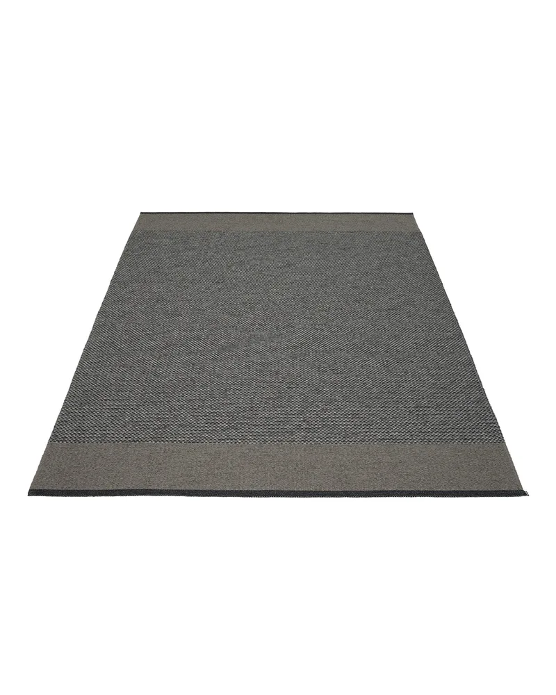 EDIT Black - Area Rug by Pappelina in Black, Area Rug, 180 × 260 cm – product photo