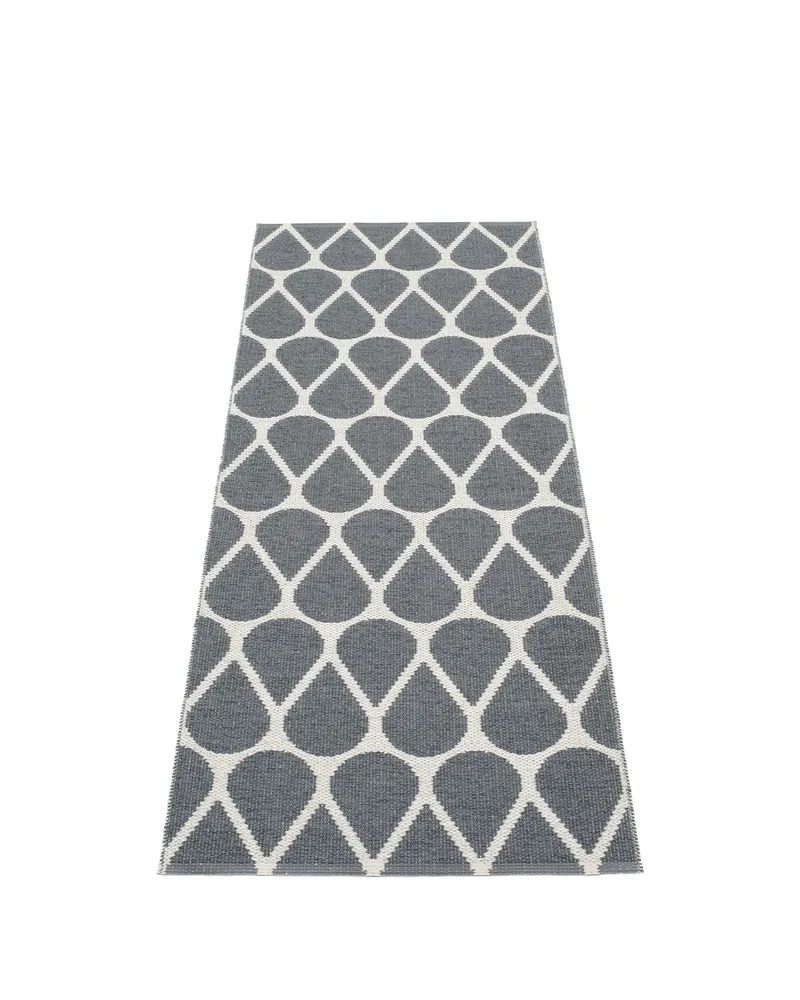 OTIS Granit - Runner Rug von Pappelina in Granit, Runner Rug, 70 × 140 cm – Produktfoto
