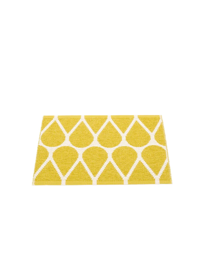 OTIS Mustard - Small Rug de Pappelina en Mustard, Small Rug, 70 × 50 cm – photo du produit