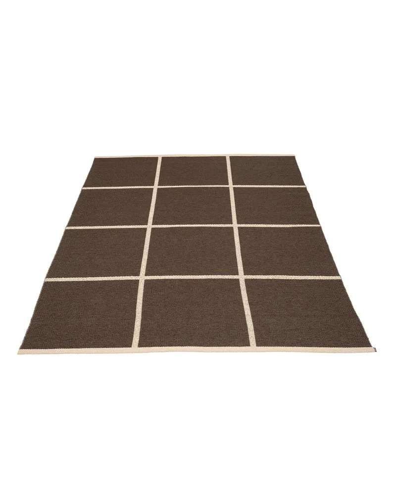 CRISS Dark Brown - Area Rug van Pappelina in Dark Brown, Area Rug, 180 × 260 cm – productfoto