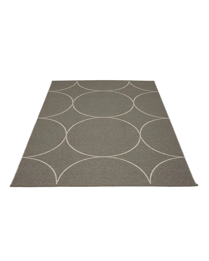 BOO Charcoal - Area Rug de Pappelina en Charcoal, Area Rug, 180 × 275 cm – photo du produit