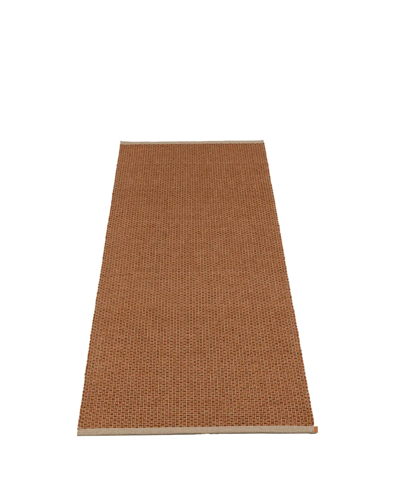 NILS Rust - Runner Rug von Pappelina in Rust, Runner Rug, 70 × 120 cm – Produktfoto