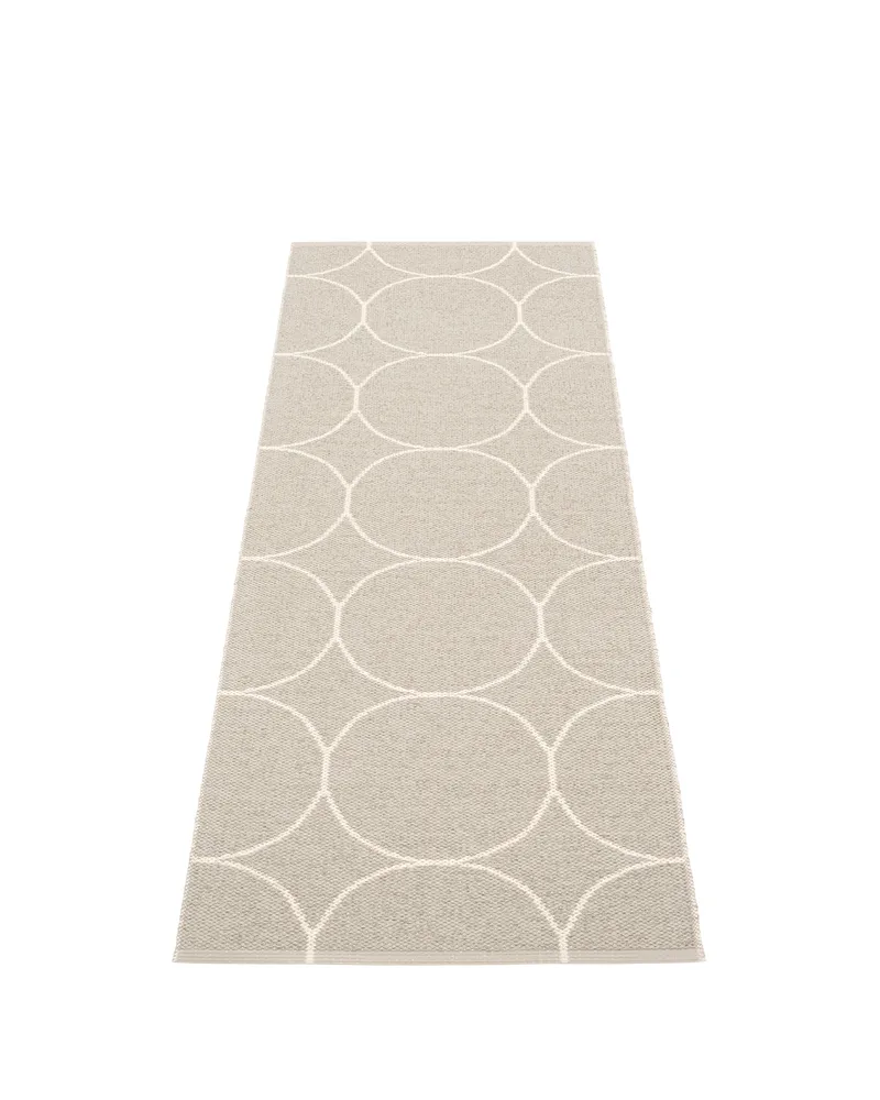 BOO Linen - Runner Rug von Pappelina in Linen, Runner Rug, 70 × 100 cm – Produktfoto