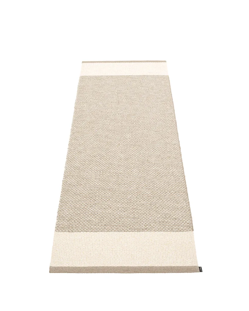 EDIT Mud - Runner Rug von Pappelina in Mud, Runner Rug, 70 × 120 cm – Produktfoto