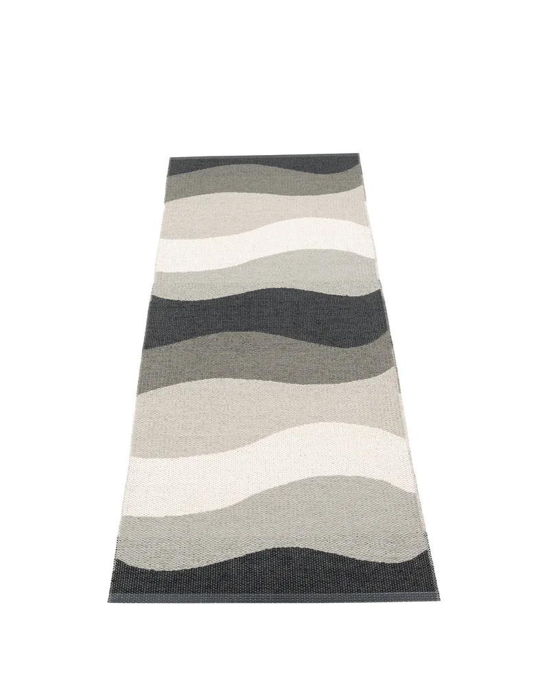 URVI Metal - Runner Rug de Pappelina en Metal, Runner Rug, 70 × 100 cm – photo du produit