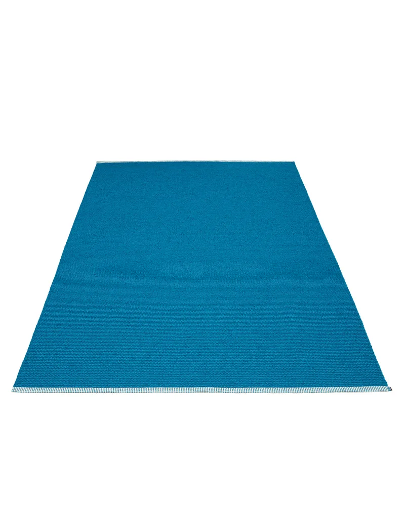MONO Petrol - Area Rug von Pappelina in 180 × 220 cm – Produktfoto