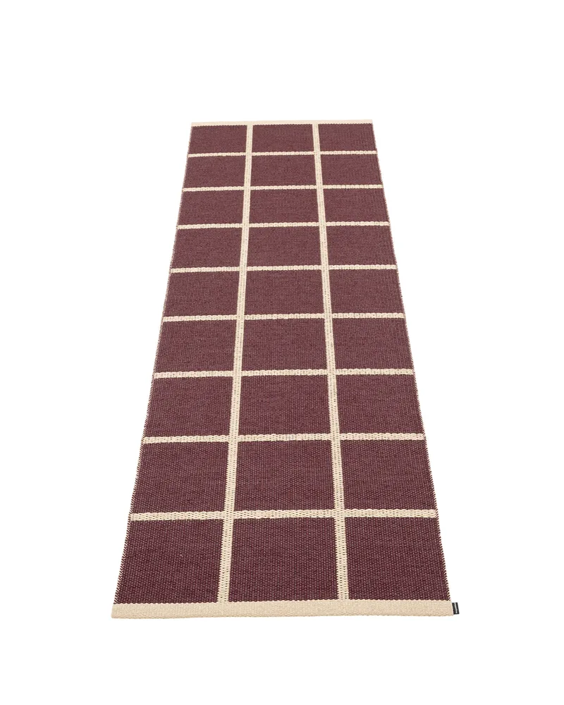 CRISS Burgundy - Runner Rug von Pappelina in Burgundy, Runner Rug, 70 × 150 cm – Produktfoto