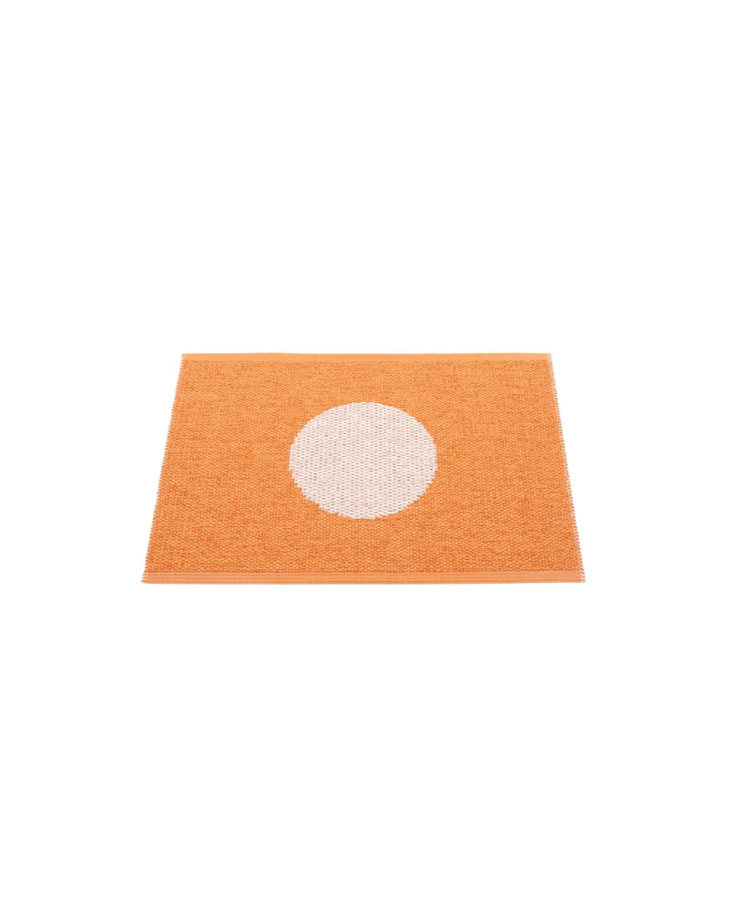 VERA POP Pale Orange - Small Rug van Pappelina in Pale Orange, Small Rug, 70 × 50 cm – productfoto