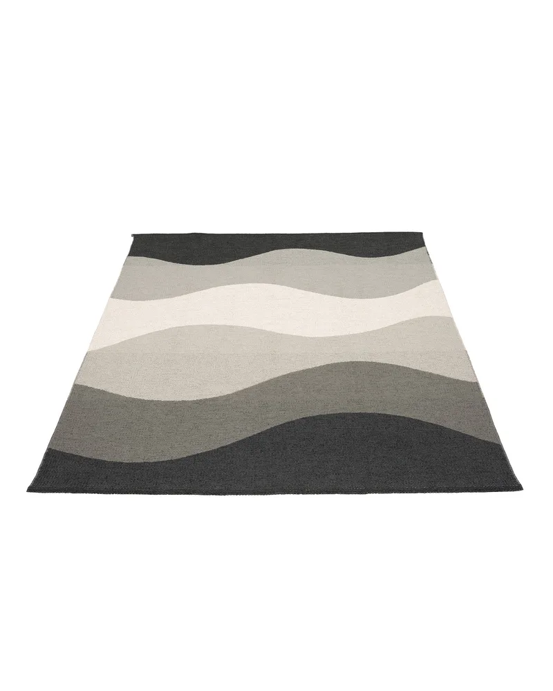URVI Metal - Area Rug de Pappelina en Metal, Area Rug, 180 × 230 cm – photo du produit