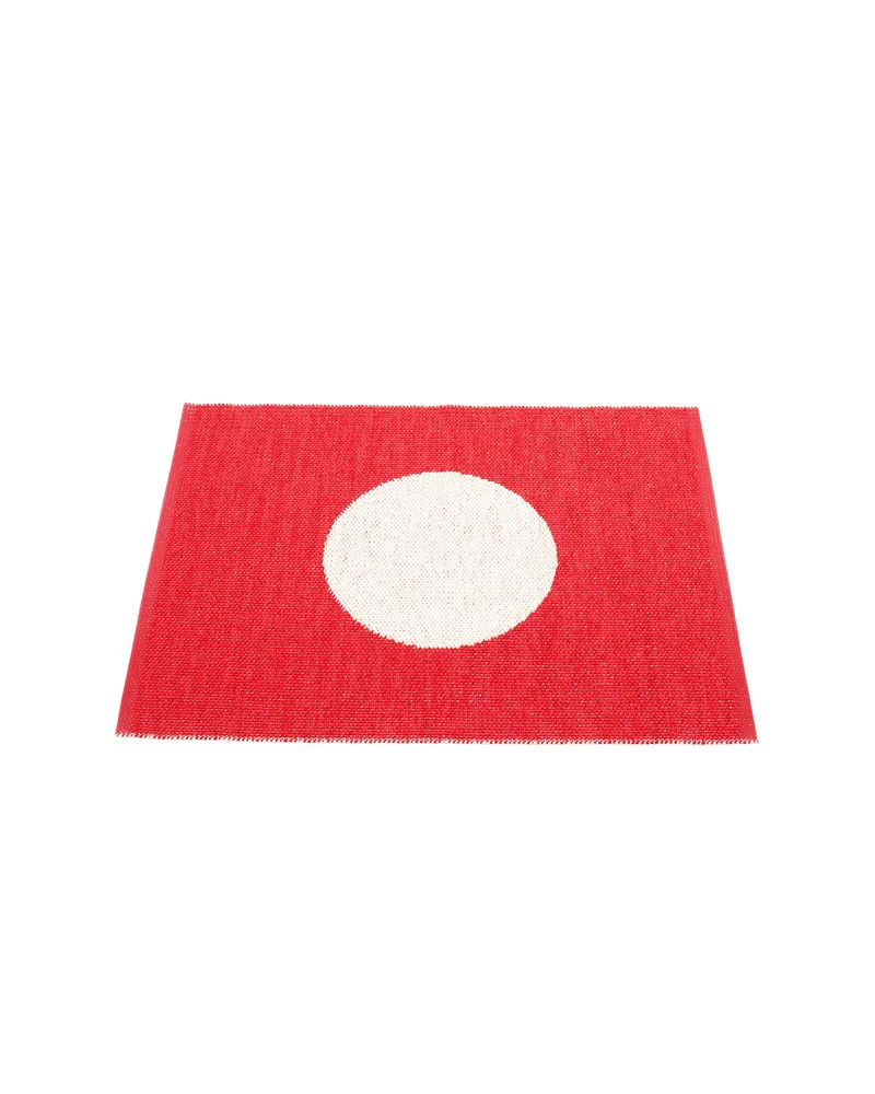 VERA Red - Small Rug von Pappelina in Red, Small Rug, 70 × 90 cm – Produktfoto