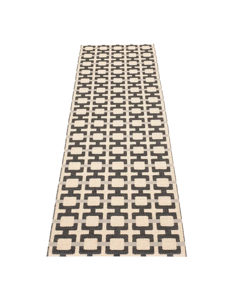 TOM Black - Runner Rug van Pappelina in Black, 70 × 120 cm – productfoto