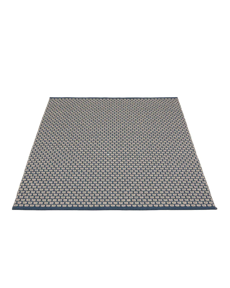 MIMI Ocean Blue - Area Rug van Pappelina in Ocean Blue, Area Rug, 180 × 260 cm – productfoto