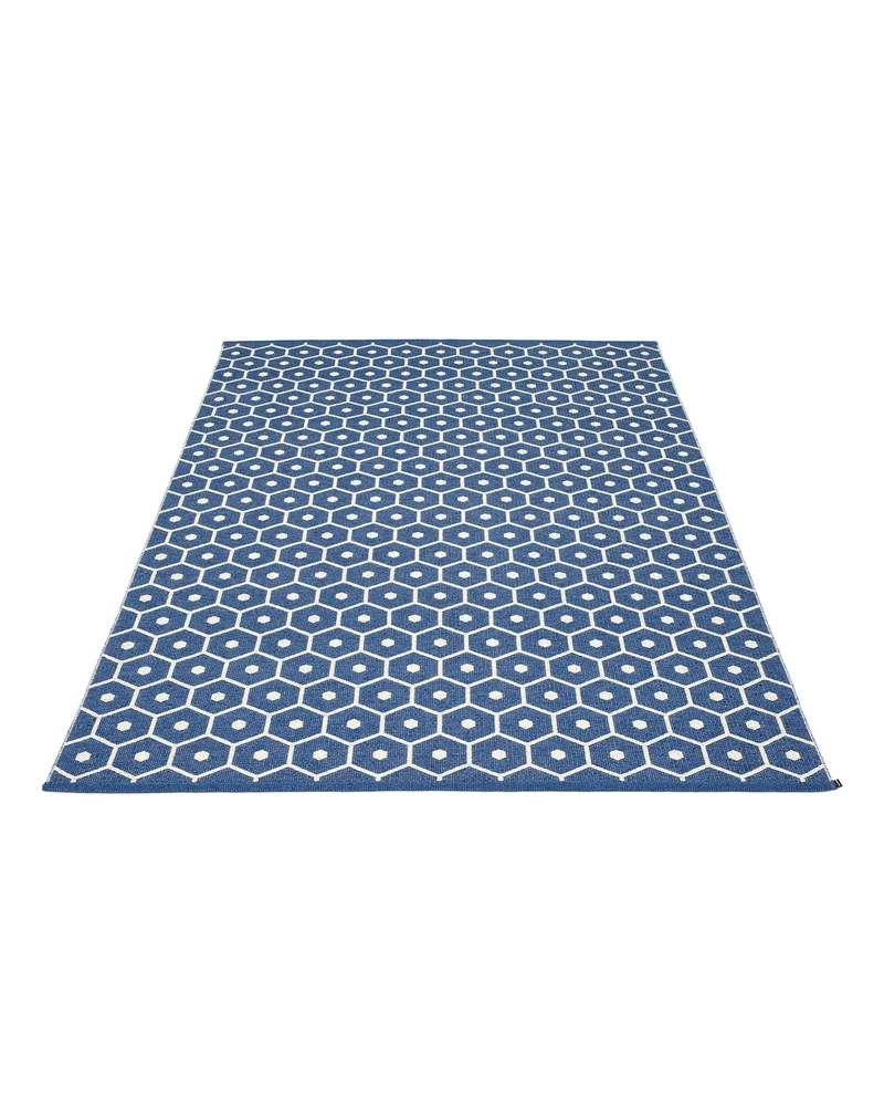 HONEY Denim - Area Rug van Pappelina in Denim, Area Rug, 180 × 260 cm – productfoto