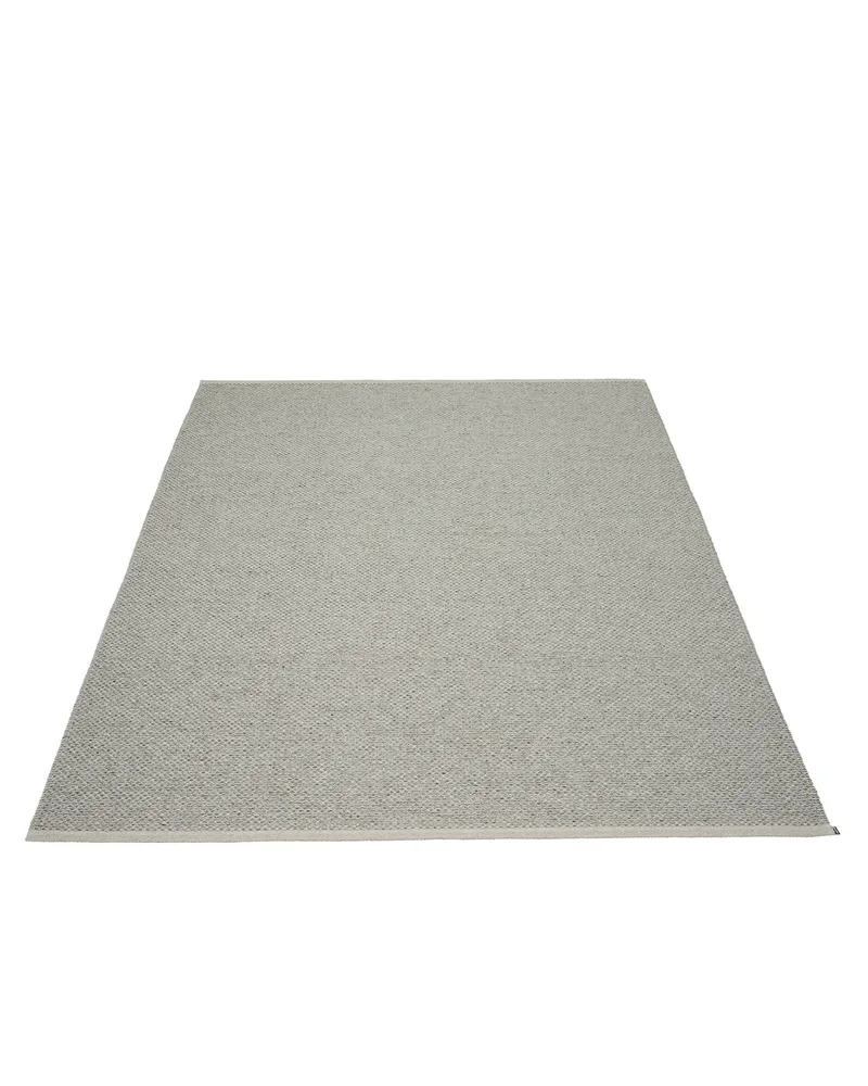 SVEA Warm Grey - Area Rug van Pappelina in Warm Grey, Area Rug, 180 × 260 cm – productfoto