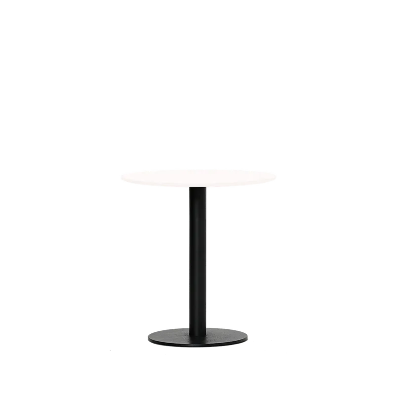 Galley Café Table / Laminate von Ro Collection in Ø70, Laminate / Soft White, Black – Produktfoto