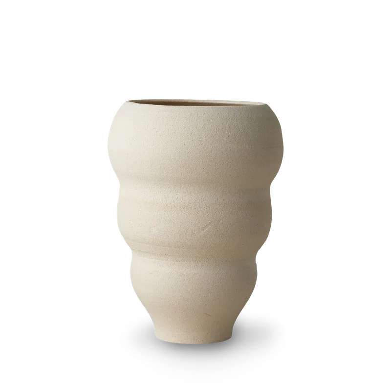 Hand Turned Vase Curved no. 60 van Ro Collection – productfoto