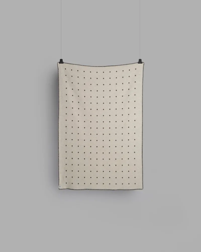Pastille van Røros Tweed in Black and White – productfoto 1 van 6