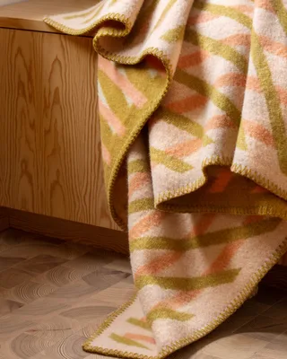 Bislett van Røros Tweed in Peach & pistachio – sfeerfoto 6 van 8