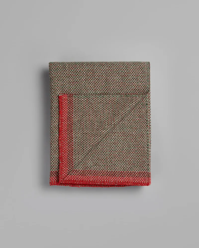Una by Røros Tweed in Green/red – product photo 3 of 3