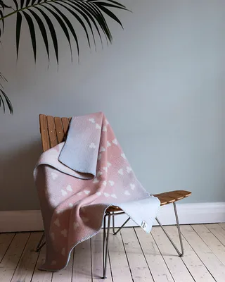 Melvin by Røros Tweed in Light pink/light blue – interior photo 3 of 5
