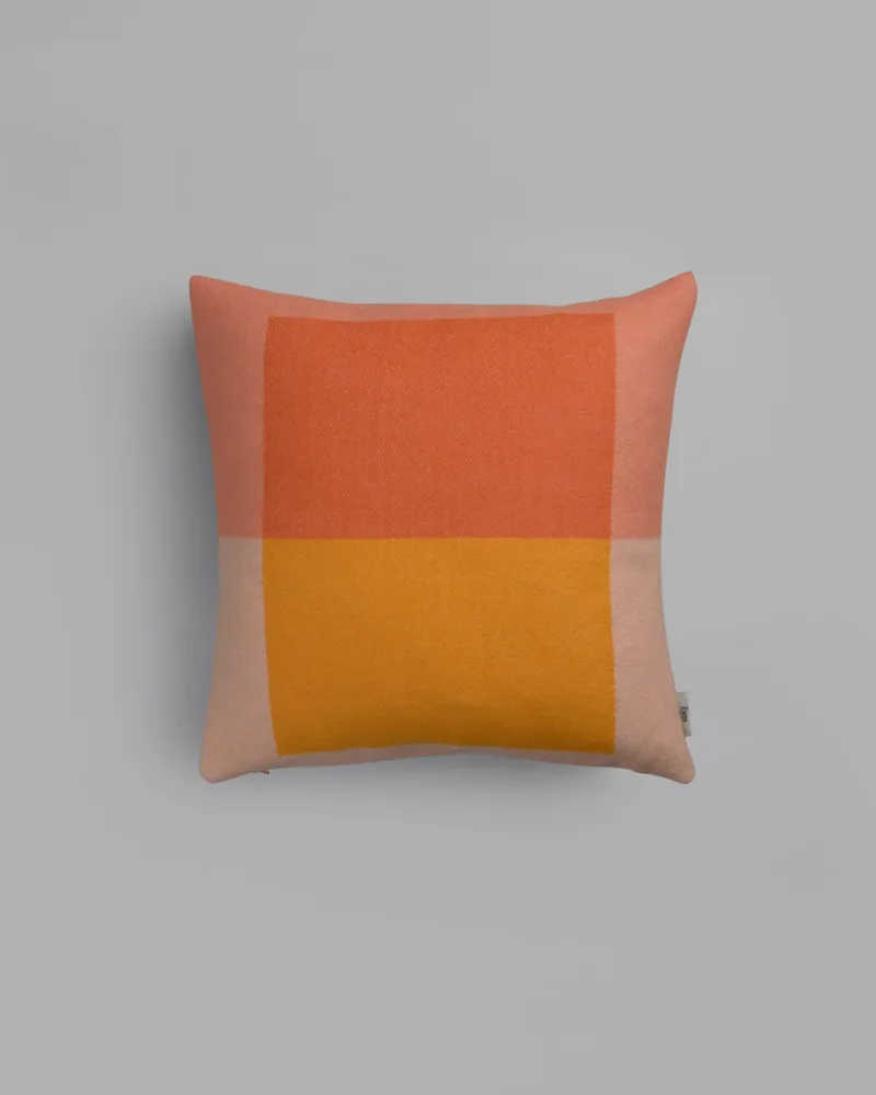 Syndin by Røros Tweed in Cloudberry – product photo 3 of 3