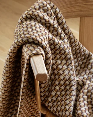Isak van Røros Tweed in Chestnut – sfeerfoto 5 van 9