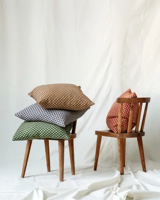 Isak von Røros Tweed in Green Meadow – Ambientefoto 2 von 3