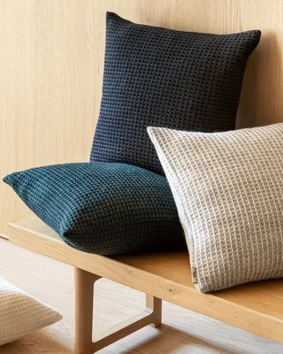 Vega by Røros Tweed in Dark green – interior photo 2 of 3