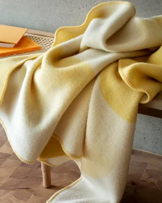 Moon de Røros Tweed en Yellow – photo d’ambiance 3 sur 5
