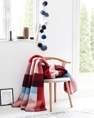Mikkel von Røros Tweed in Red – Ambientefoto 4 von 5