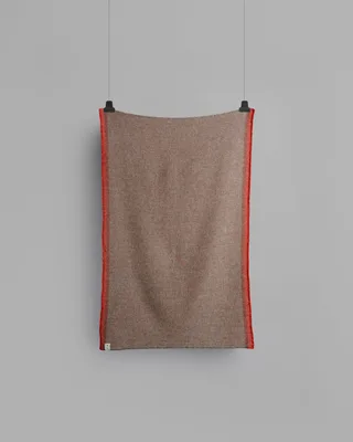 Una by Røros Tweed in Green/red – product photo 2 of 3