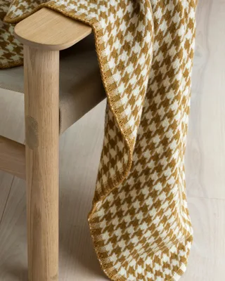 Mimi van Røros Tweed in Tobacco – sfeerfoto 4 van 5
