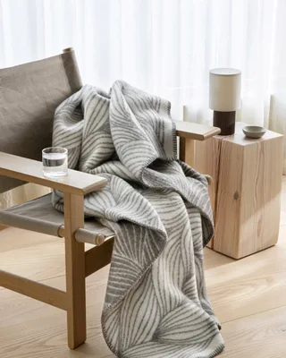 Naturpledd by Røros Tweed in Flette – interior photo 3 of 8