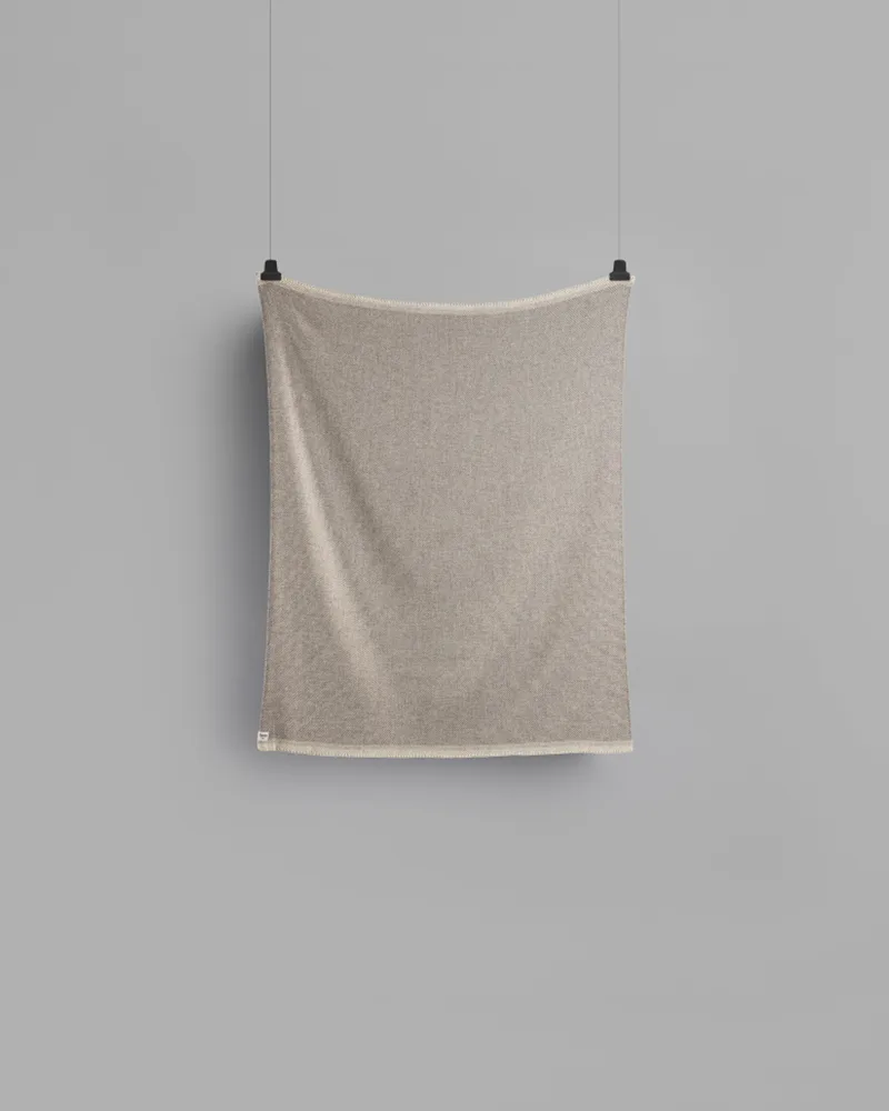 Una by Røros Tweed in Grey – product photo 2 of 3
