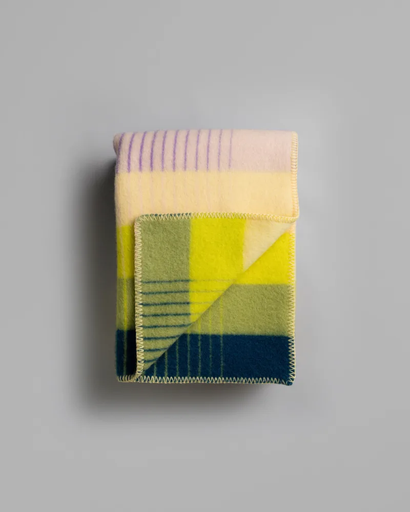 Åsmund Gradient by Røros Tweed in Yellow/blue – product photo 3 of 3