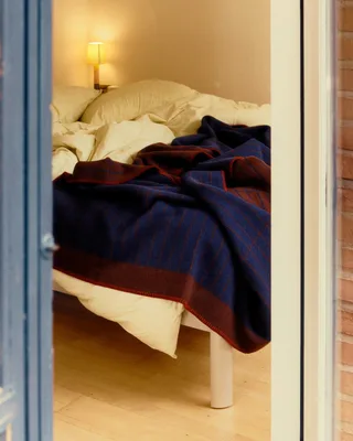 Kassett van Røros Tweed in Dark Blue/Reddish Brown – sfeerfoto 4 van 6