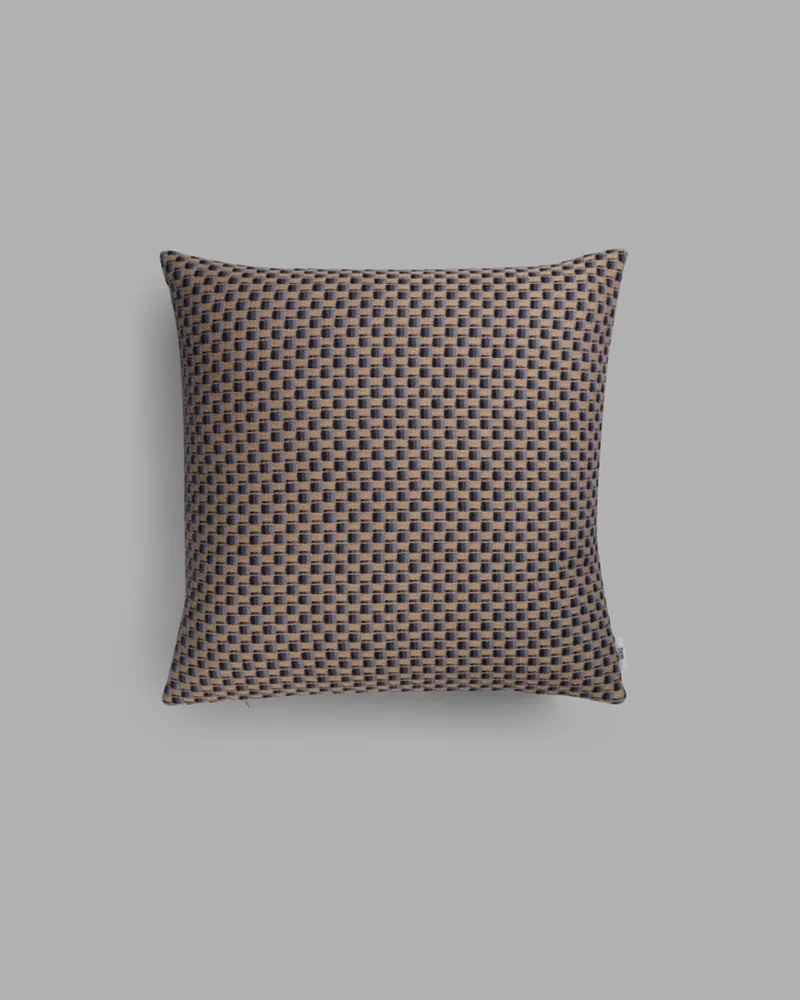 Isak by Røros Tweed in Far Away Blue – product photo 3 of 3